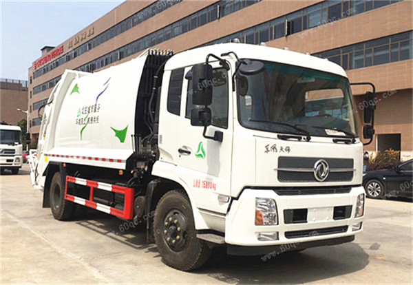 國(guó)五東風(fēng)天錦壓縮式垃圾車(chē)