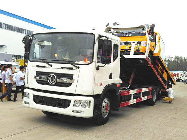 東風(fēng)新款D9平板清障車(chē)