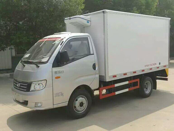 福田康瑞3.5米貨廂冷藏車(chē)