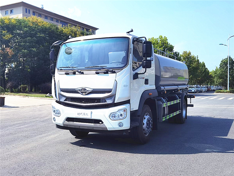 國六福田12噸灑水車強(qiáng)勢登場，抓住國六專汽時(shí)機(jī)!