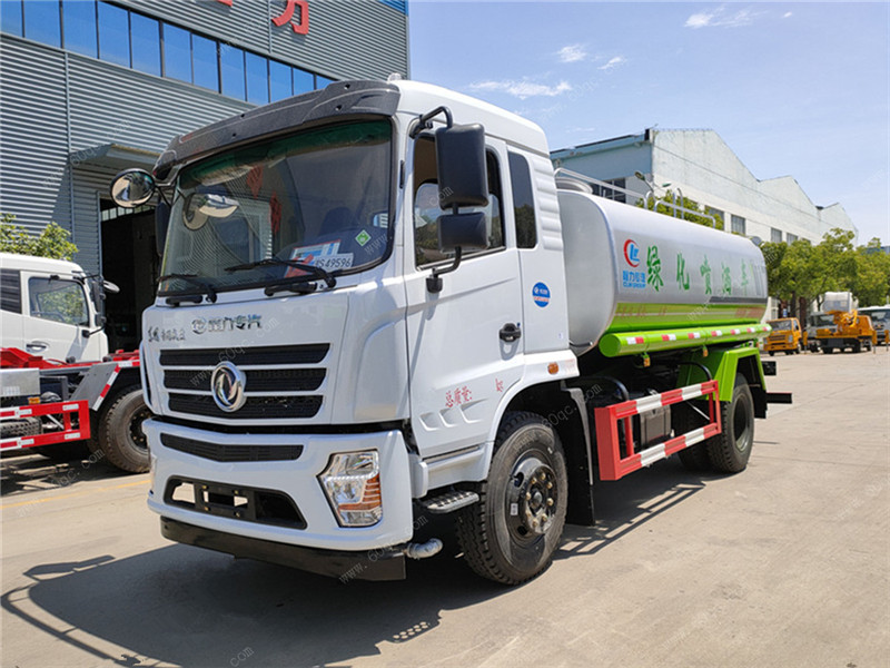 山西地區(qū)高品質(zhì)灑水車，12噸東風(fēng)D3灑水車等待交付