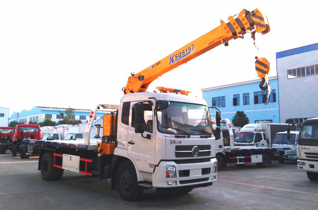 東風(fēng)天錦平板帶吊清障車(chē)