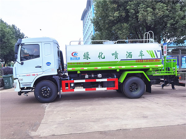 12噸灑水車多少錢，12噸灑水車包月出租要多少錢