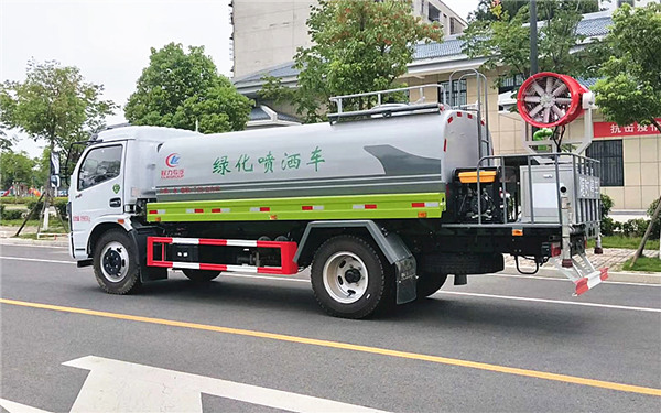 國(guó)六新款東風(fēng)福瑞卡F7霧炮車