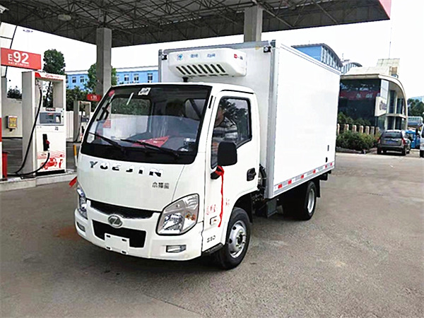 躍進(jìn)小福星S70冷藏車(chē)