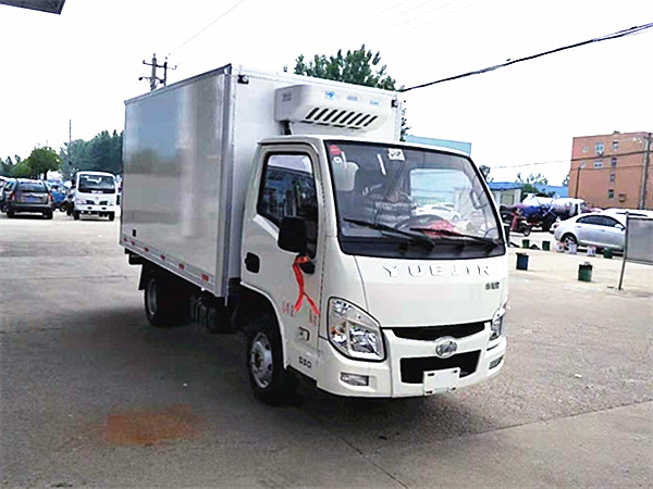 躍進(jìn)小福星S70冷藏車(chē)