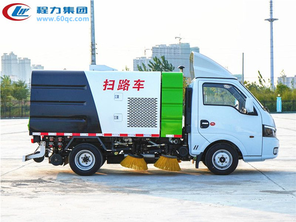 東風(fēng)途逸3方掃路車(chē)